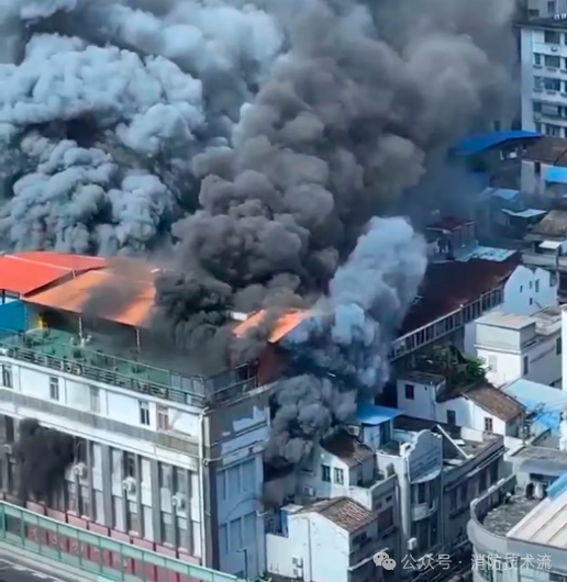 石家莊廣州荔灣區(qū)開展批發(fā)市場(chǎng)消防整治工作之際，龍城服裝城起火致一人亡！